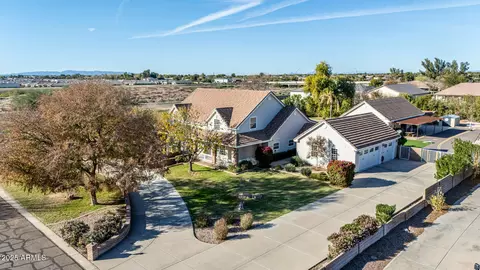 View/Area - 2552 E Ridgewood Ln, Gilbert, AZ 85298 photo 9 of 12