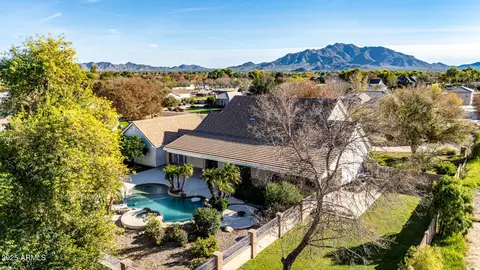 View/Area - 2552 E Ridgewood Ln, Gilbert, AZ 85298 photo 1 of 12