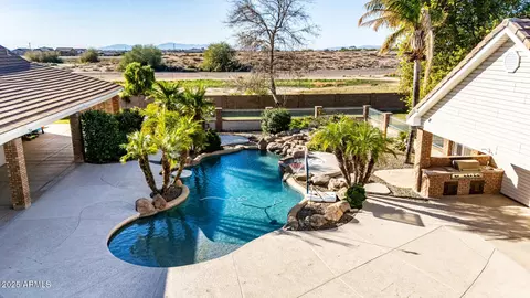 Exterior - 2552 E Ridgewood Ln, Gilbert, AZ 85298 photo 13 of 19