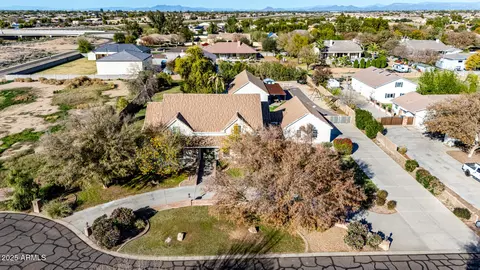 View/Area - 2552 E Ridgewood Ln, Gilbert, AZ 85298 photo 7 of 12