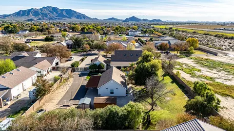View/Area - 2552 E Ridgewood Ln, Gilbert, AZ 85298 photo 11 of 12