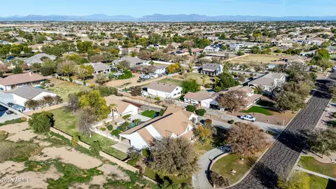 View/Area - 2552 E Ridgewood Ln, Gilbert, AZ 85298 photo 5 of 12