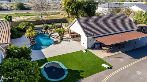 View/Area - 2552 E Ridgewood Ln, Gilbert, AZ 85298 photo 4 of 12