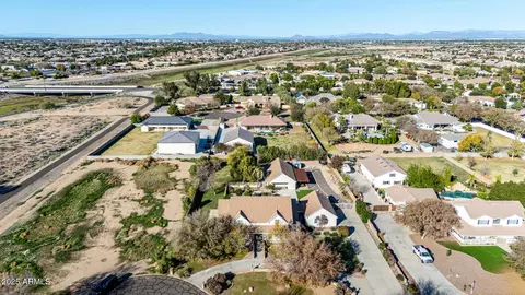 View/Area - 2552 E Ridgewood Ln, Gilbert, AZ 85298 photo 6 of 12