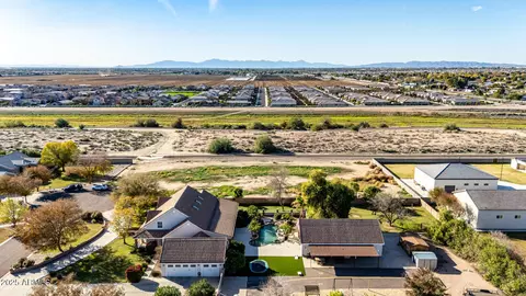 View/Area - 2552 E Ridgewood Ln, Gilbert, AZ 85298 photo 8 of 12