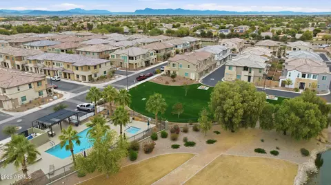 View/Area - 779 E Doral Ave #102, Gilbert, AZ 85297 photo 2 of 17