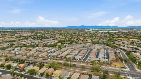 View/Area - 779 E Doral Ave #102, Gilbert, AZ 85297 photo 9 of 17