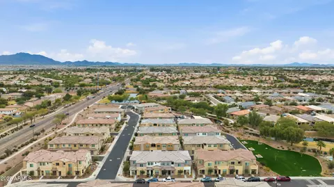View/Area - 779 E Doral Ave #102, Gilbert, AZ 85297 photo 10 of 17