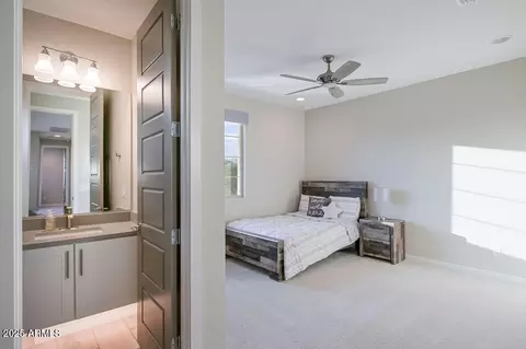22011 N 34th Way, Phoenix, AZ 85050 photo 31