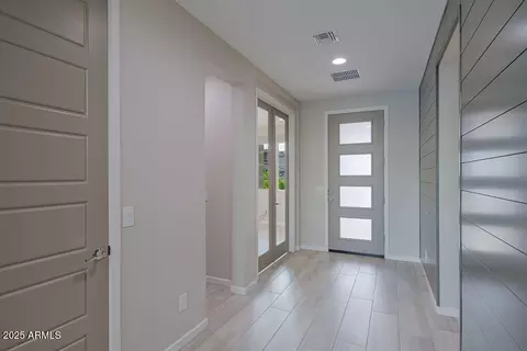 22011 N 34th Way, Phoenix, AZ 85050 photo 8