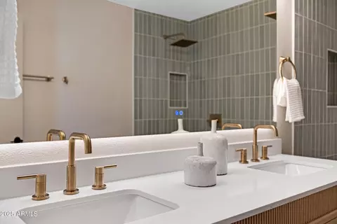 Bath - 3350 E Florian Ave, Mesa, AZ 85204 photo 5 of 5