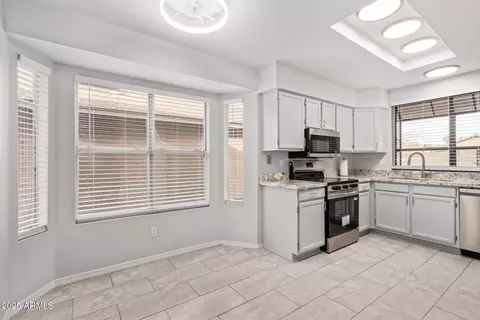 12810 S 50th Way, Phoenix, AZ 85044 photo 9