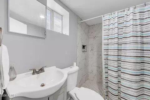 Bath - 2302 E Yale St, Phoenix, AZ 85006 photo 3 of 4