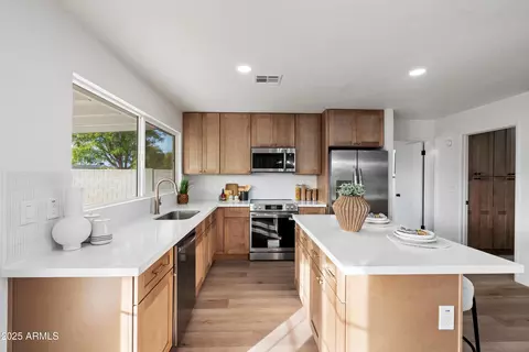 Kitchen - 2937 E Libby St, Phoenix, AZ 85032 photo 2 of 5