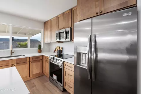 Kitchen - 2937 E Libby St, Phoenix, AZ 85032 photo 5 of 5