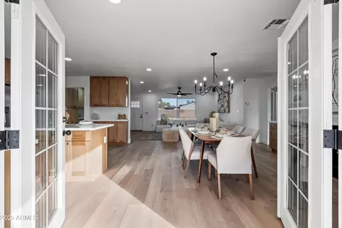 Dining - 2937 E Libby St, Phoenix, AZ 85032 photo 5 of 5