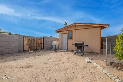 Exterior - 723 E Desert Dr S, Phoenix, AZ 85042 photo 8 of 8