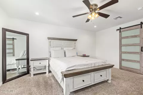 Bedroom - 723 E Desert Dr S, Phoenix, AZ 85042 photo 3 of 8