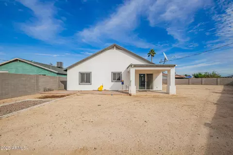 Exterior - 723 E Desert Dr S, Phoenix, AZ 85042 photo 5 of 8