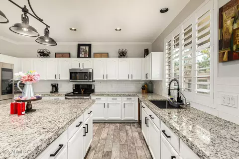 Kitchen - 4530 E Decatur St, Mesa, AZ 85205 photo 4 of 4