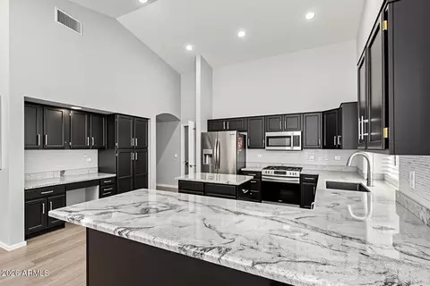 8935 W Kerry Ln, Peoria, AZ 85382