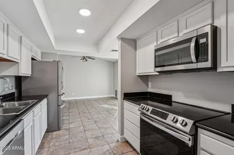 Kitchen - 2148 W Inlet Loop, Mesa, AZ 85202 photo 2 of 3