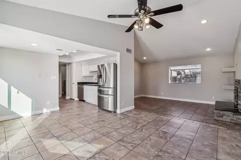 Living - 2148 W Inlet Loop, Mesa, AZ 85202 photo 4 of 5