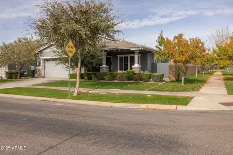 Exterior - 2858 E Spring Wheat Ct, Gilbert, AZ 85296 photo 2 of 12