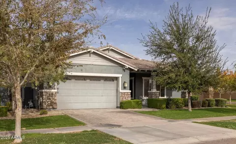 Exterior - 2858 E Spring Wheat Ct, Gilbert, AZ 85296 photo 4 of 12