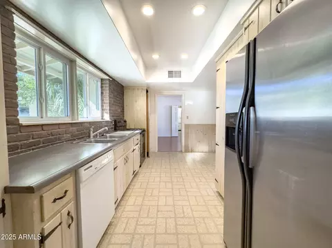 41 E Myrtle Ave, Phoenix, AZ 85020 photo 13