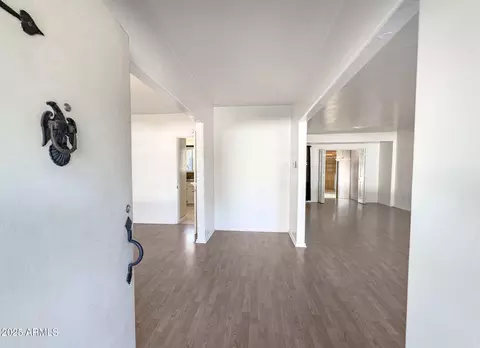 41 E Myrtle Ave, Phoenix, AZ 85020 photo 8