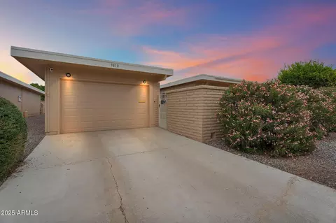 9810 W Teakwood Dr, Sun City, AZ 85351