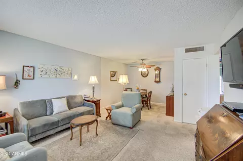 14052 N Newcastle Dr, Sun City, AZ 85351