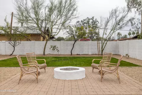 Exterior - 1407 E Windsor Ave, Phoenix, AZ 85006 photo 7 of 12