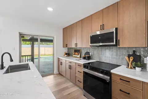 Kitchen - 2116 E Colgate Dr, Tempe, AZ 85283 photo 2 of 5