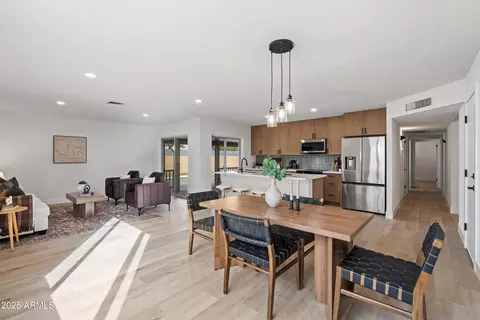 Dining - 2116 E Colgate Dr, Tempe, AZ 85283 photo 2 of 2