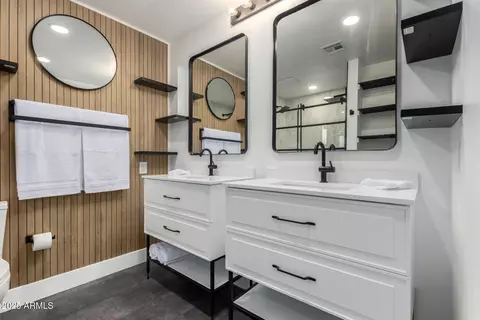 Bath - 2132 E Broadmor Dr, Tempe, AZ 85282 photo 1 of 4