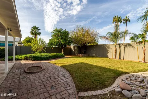 Exterior - 2132 E Broadmor Dr, Tempe, AZ 85282 photo 3 of 6