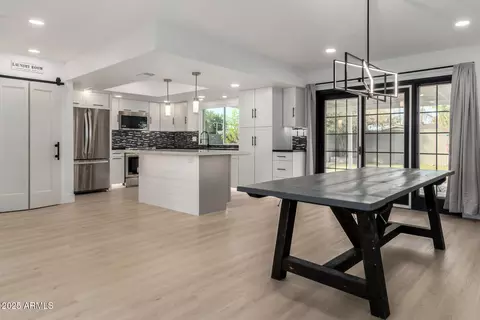 Dining - 2132 E Broadmor Dr, Tempe, AZ 85282 photo 4 of 4