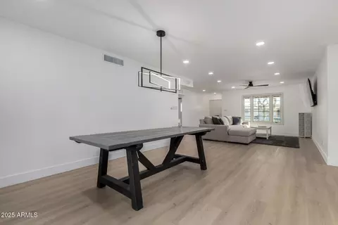 Dining - 2132 E Broadmor Dr, Tempe, AZ 85282 photo 2 of 4