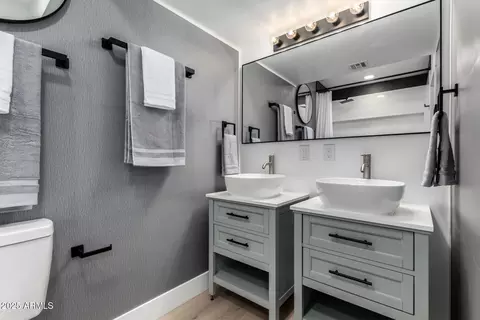 Bath - 2132 E Broadmor Dr, Tempe, AZ 85282 photo 3 of 4
