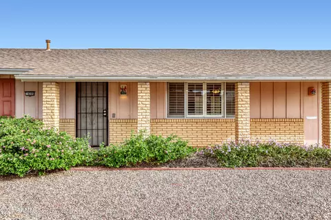 9205 W Raintree Dr, Sun City, AZ 85351