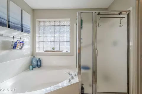 Bath - 7813 E Nopal Ave, Mesa, AZ 85209 photo 2 of 2