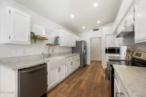 Kitchen - 1909 E Anchor Dr, Gilbert, AZ 85234 photo 2 of 2