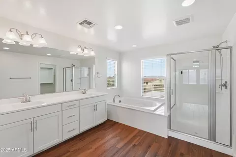 Bath - 3035 E Quenton St, Mesa, AZ 85213 photo 2 of 7