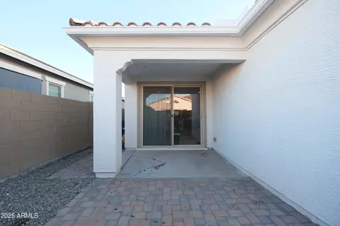 Exterior - 2838 E Fraktur Rd, Phoenix, AZ 85040 photo 3 of 3
