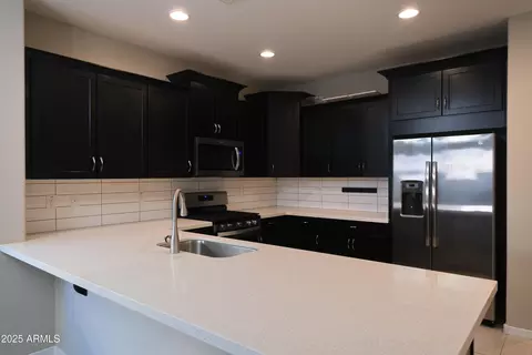 Kitchen - 2838 E Fraktur Rd, Phoenix, AZ 85040 photo 2 of 2