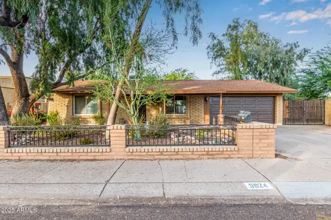 5924 W Loma Ln, Glendale, AZ 85302