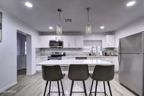 6959 W Solano Dr, Glendale, AZ 85303