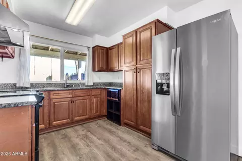 Kitchen - 2024 E Rice Dr, Tempe, AZ 85283 photo 6 of 7